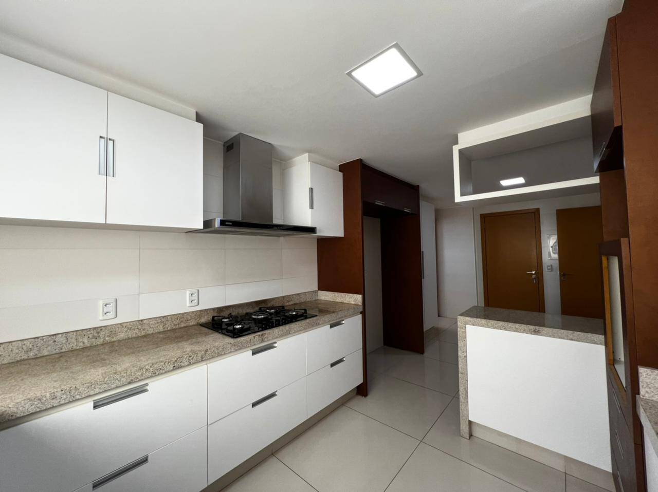 Apartamento à venda com 3 quartos, 305m² - Foto 37