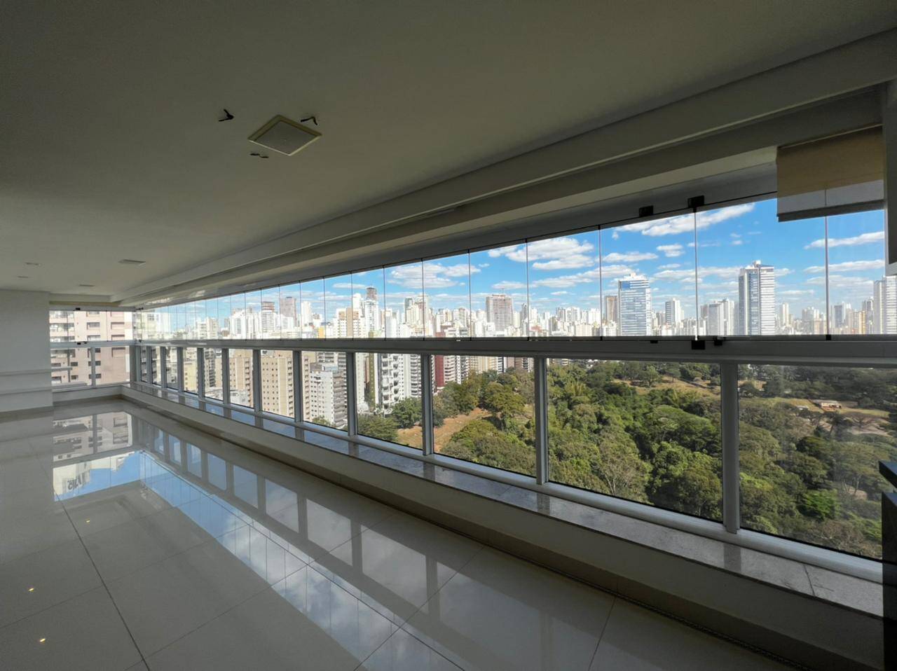 Apartamento à venda com 3 quartos, 305m² - Foto 1