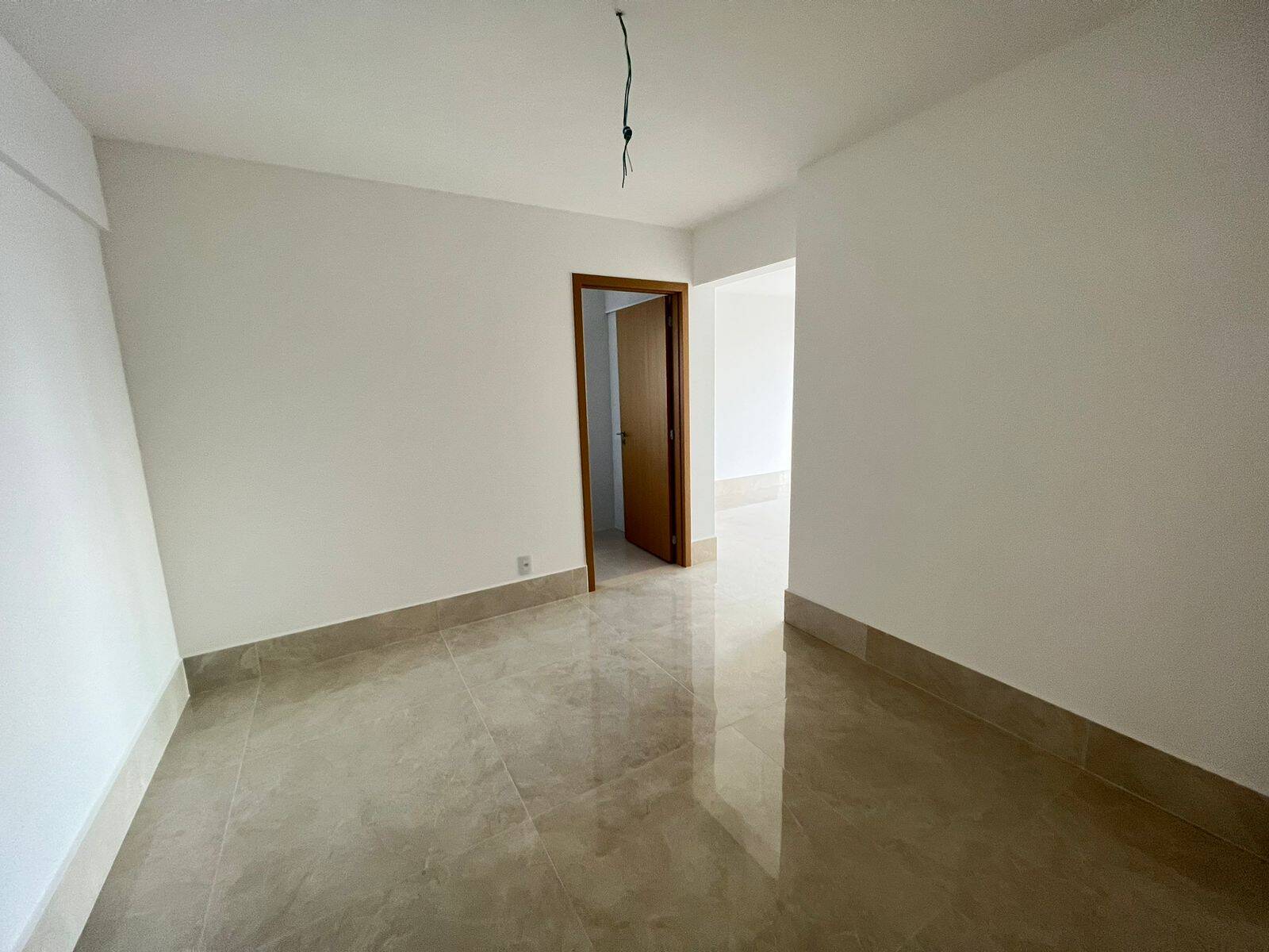 Apartamento à venda com 4 quartos, 244m² - Foto 4