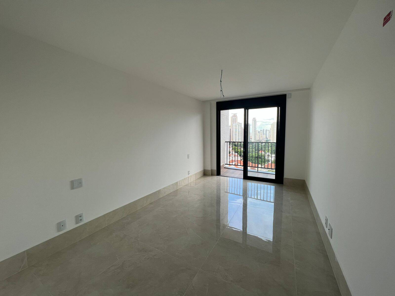 Apartamento à venda com 4 quartos, 244m² - Foto 5