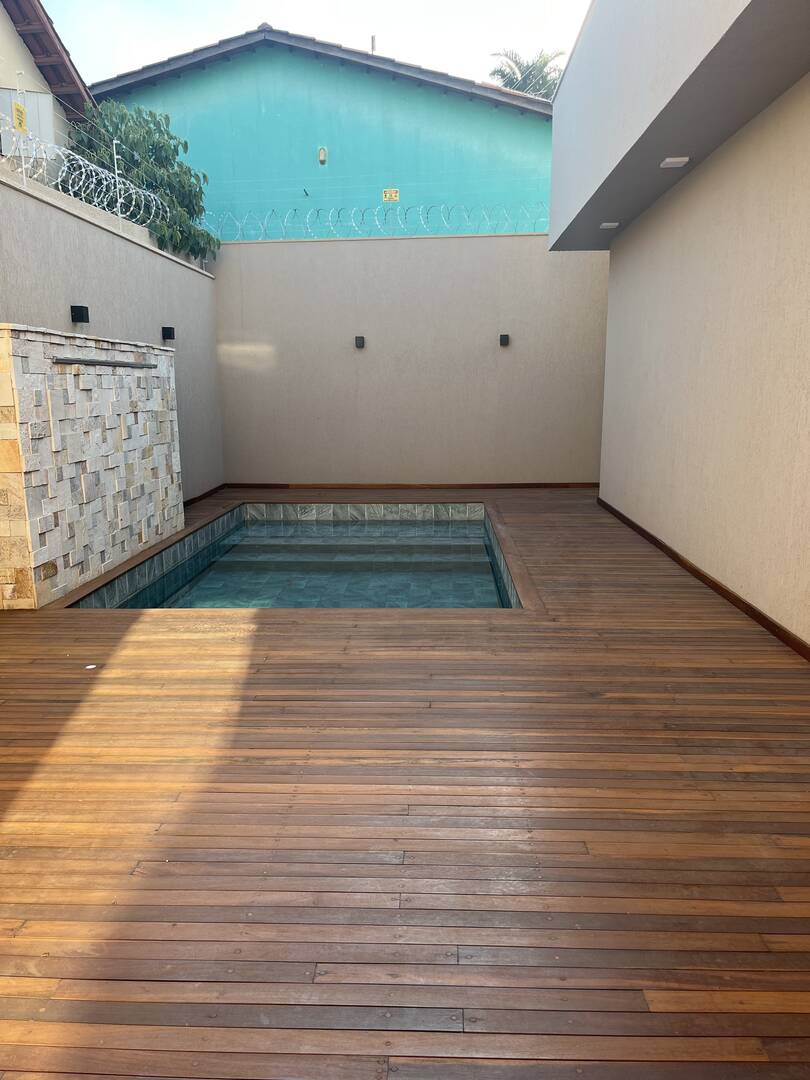 Casa à venda com 3 quartos, 200m² - Foto 14