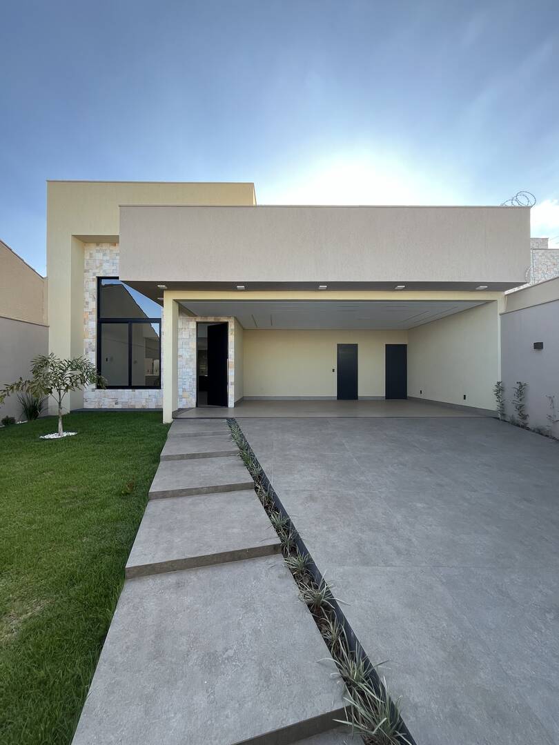 Casa à venda com 3 quartos, 200m² - Foto 1