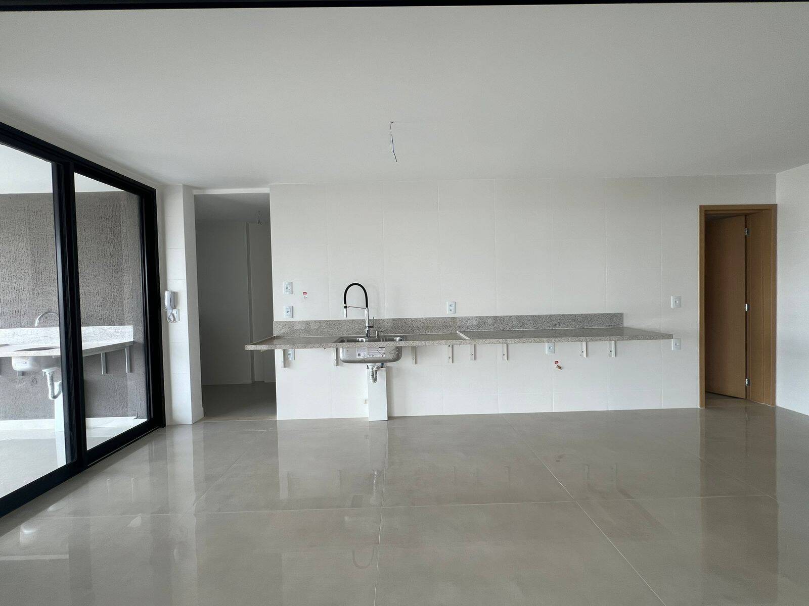 Apartamento à venda com 4 quartos, 261m² - Foto 10