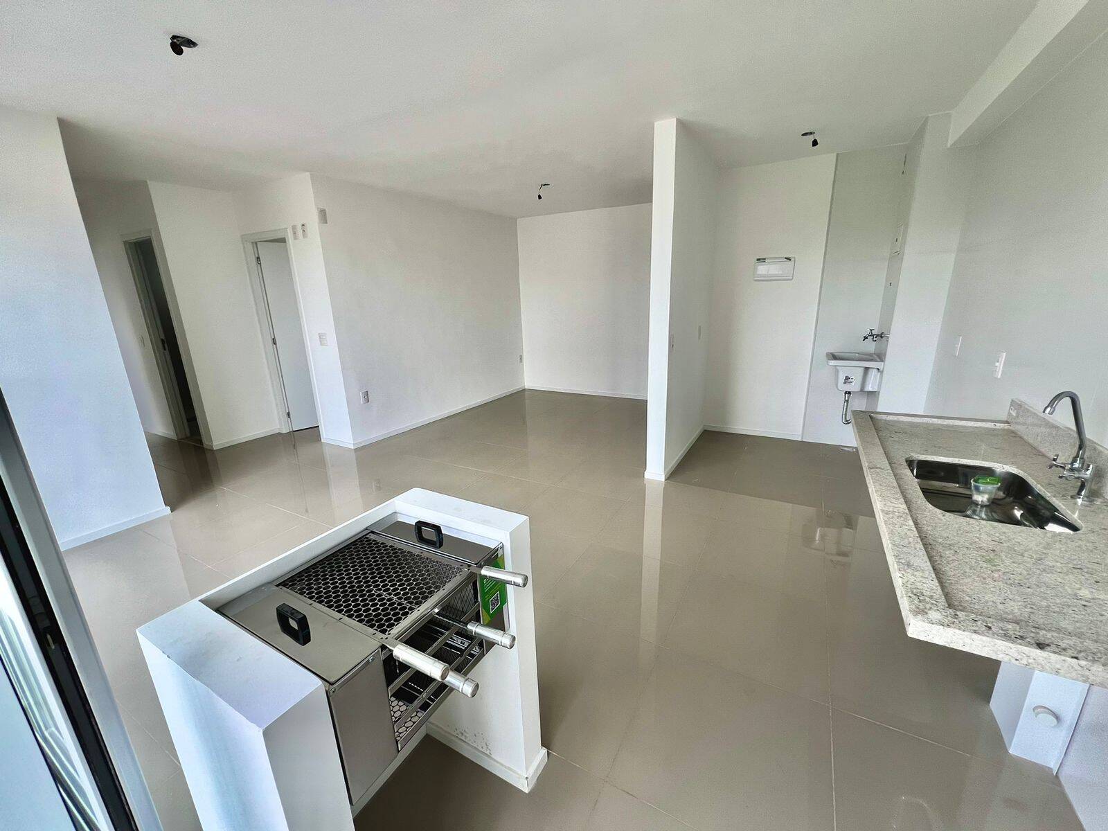 Apartamento à venda com 3 quartos, 76m² - Foto 4