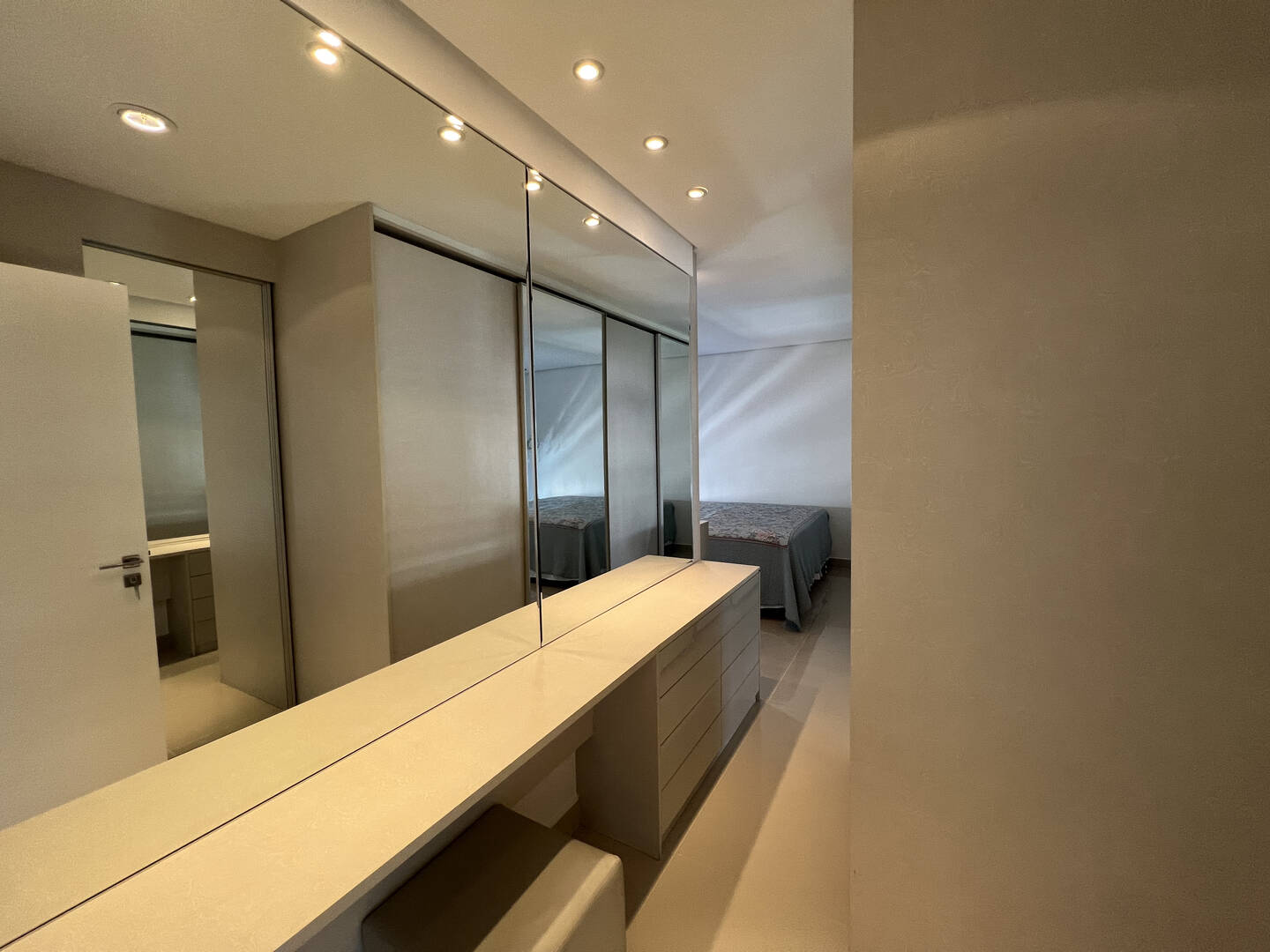 Apartamento à venda com 3 quartos, 207m² - Foto 11