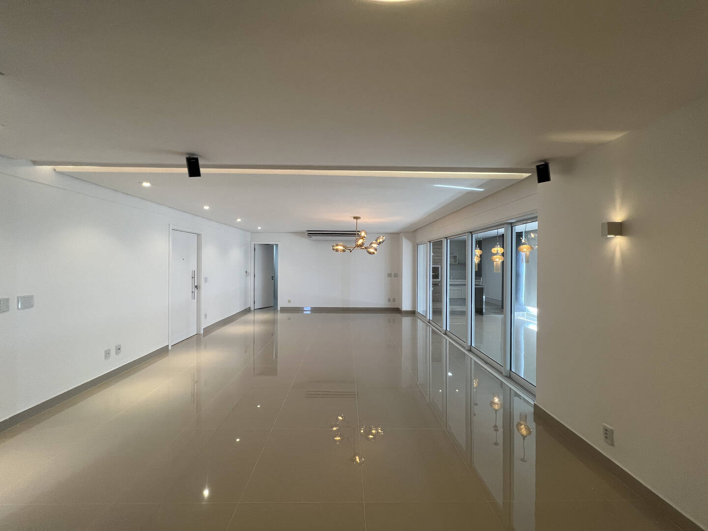 Apartamento à venda com 3 quartos, 207m² - Foto 46