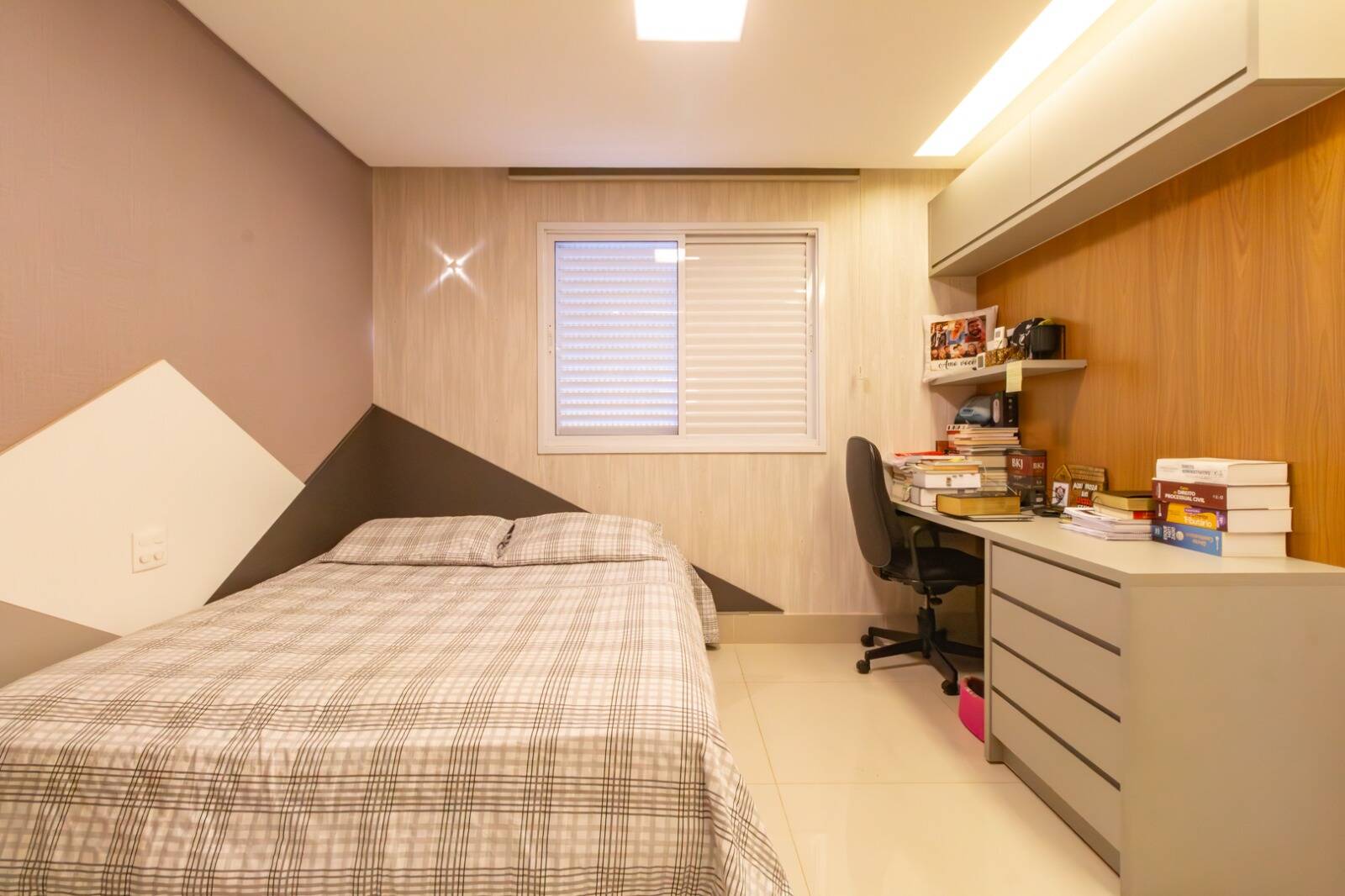 Apartamento à venda com 4 quartos, 165m² - Foto 3