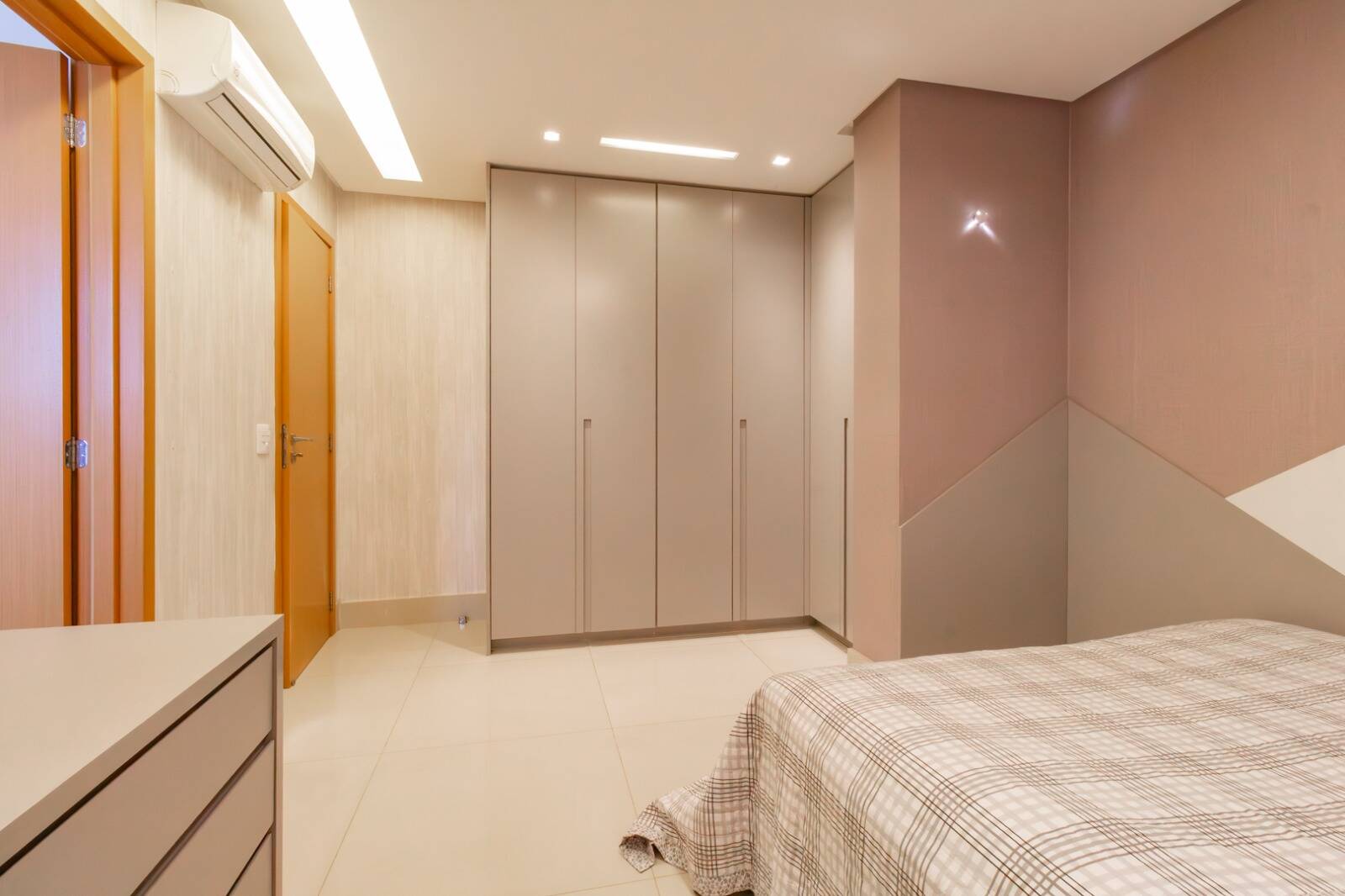 Apartamento à venda com 4 quartos, 165m² - Foto 22