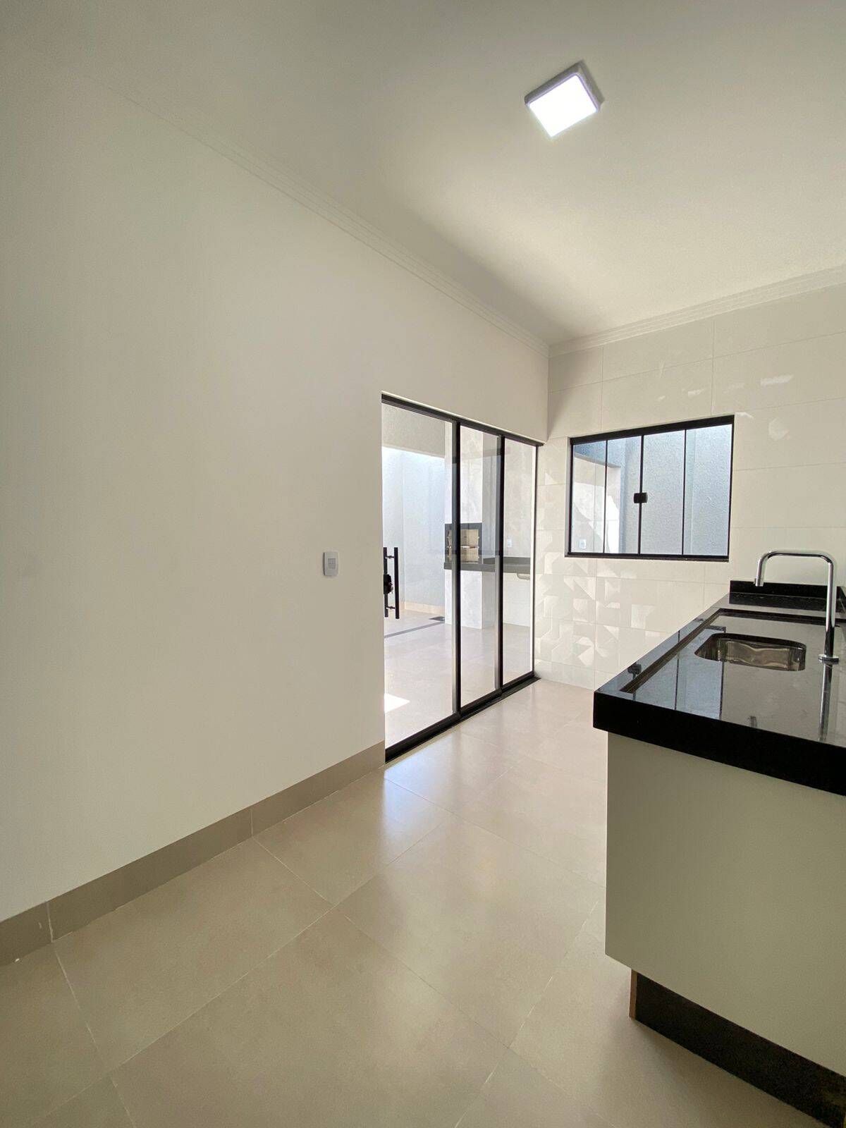 Casa à venda com 3 quartos, 114m² - Foto 9