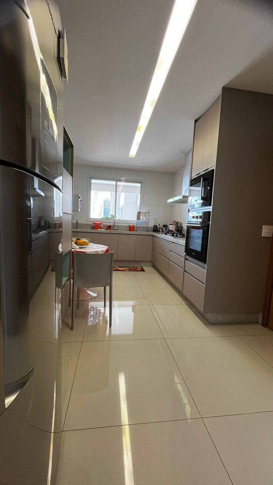 Apartamento à venda com 4 quartos, 236m² - Foto 8