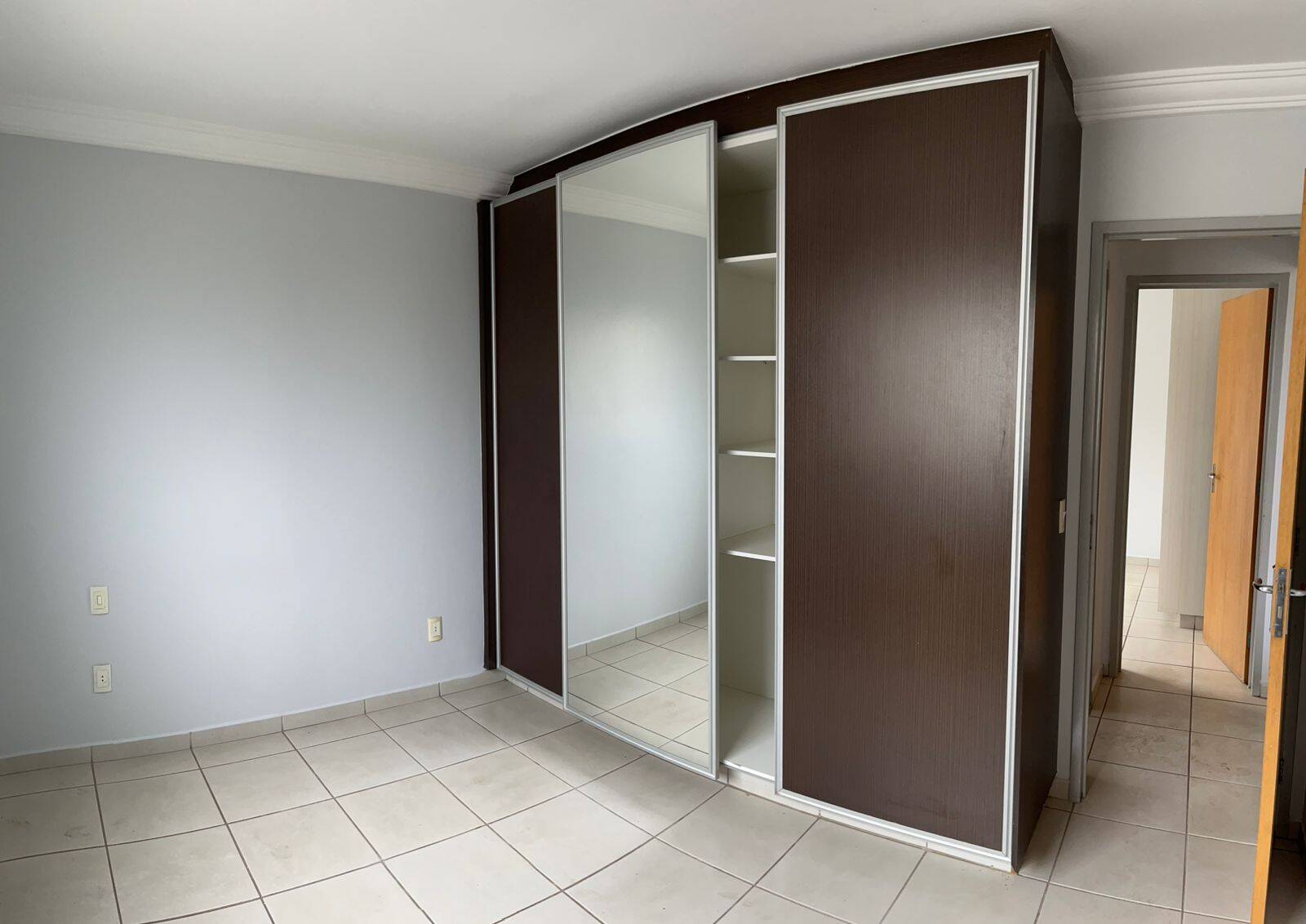 Apartamento à venda com 2 quartos, 56m² - Foto 11